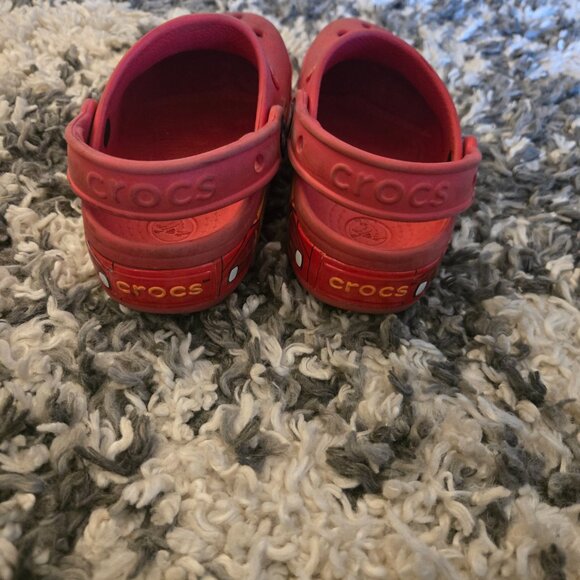 🚗 EUC Crocs Disney/Pixar Lightning McQueen Clogs - Kids Size C11 - Picture 3 of 4